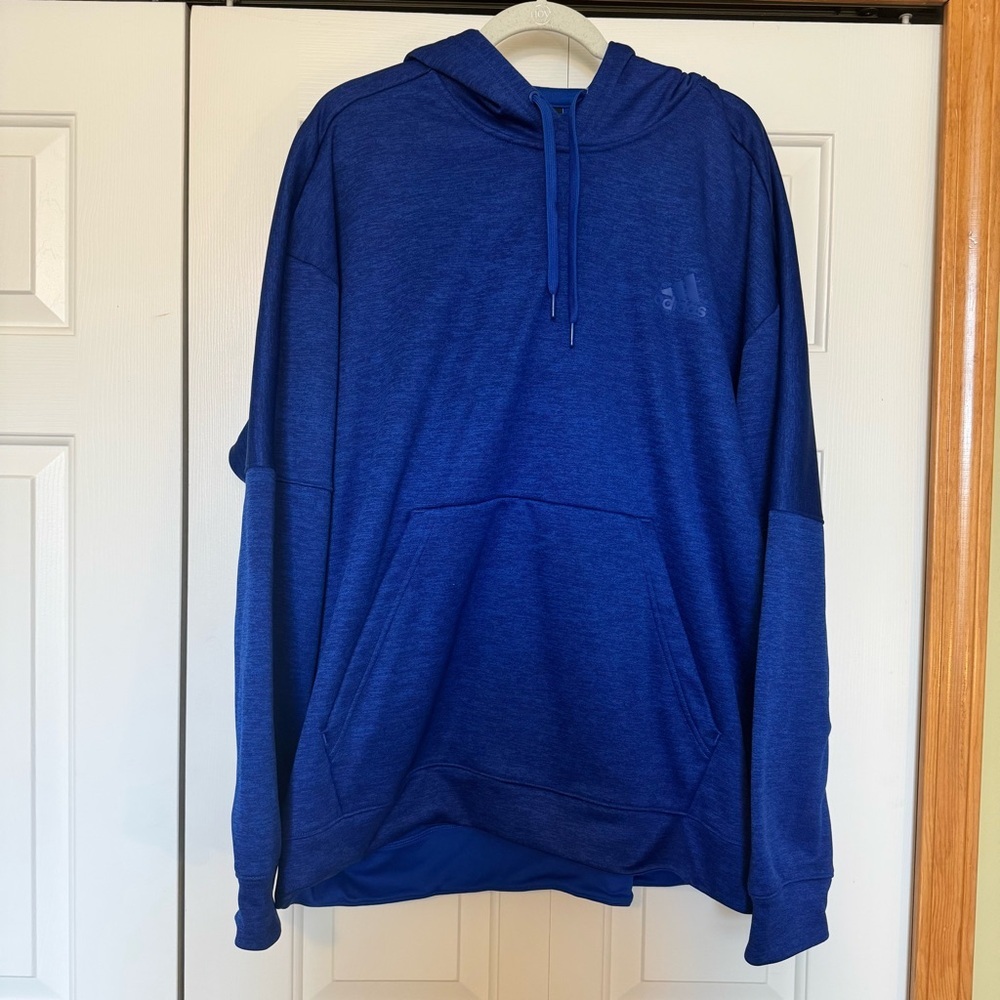 Adidasā hoodie sweatshirt